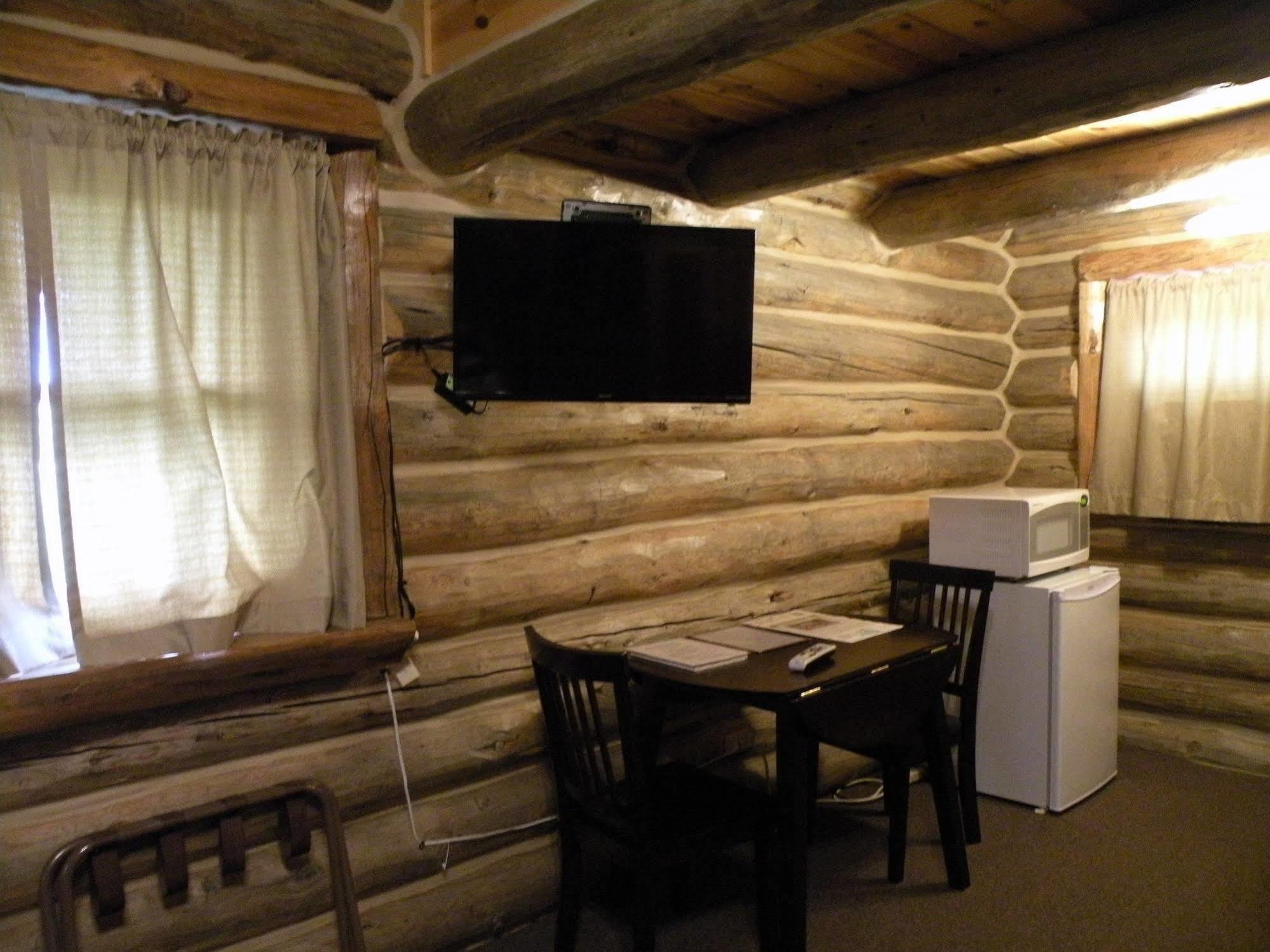 Gold Camp Cabins Кастер Екстер'єр фото