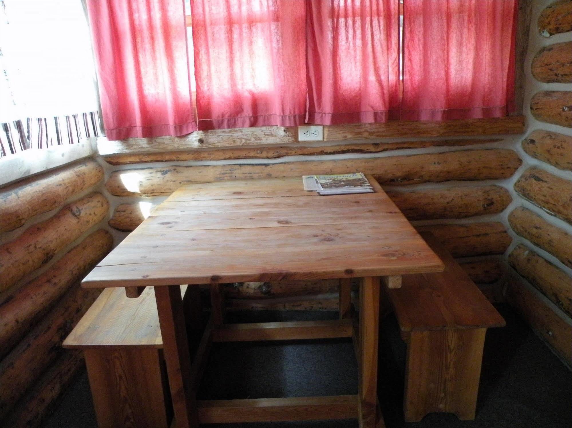 Gold Camp Cabins Кастер Екстер'єр фото